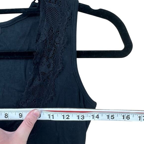 NWOT Halogen Peek-a-boo v neck lace trim ribbed tank top in black womens small - Picture 8 of 8